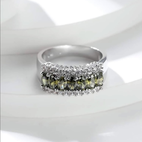 Sterling Silver Cubic Zirconia Ring - Picture 3 of 8
